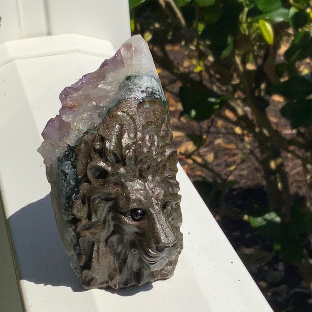 AMETHYST CLUSTER HAND CARVED LION